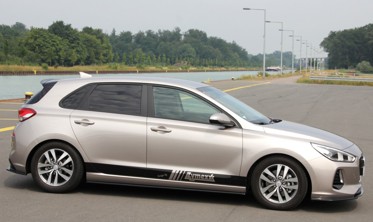 Тюнінг накладка на спойлер Hyundai I30 MK3 Hatchback фото
