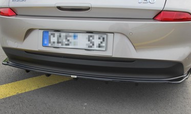 Дифузор заднього бампера Hyundai I30 MK3 Hatchback (з вертикальними ребрами) фото
