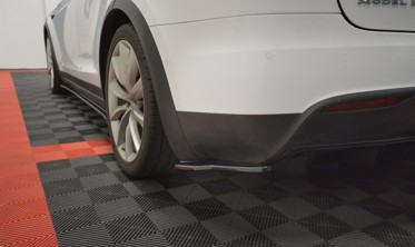 Тюнінгові накладки на задній бампер Tesla Model X фото