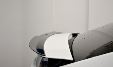 Накладка на спойлер багажника Tesla Model X вар. 1 фото