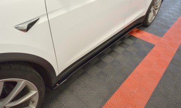 Накладки на боковые пороги для тюнинга Tesla Model X  фото