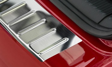 защитная накладка заднего бампера с загибом Skoda Fabia III (полированная) фото
