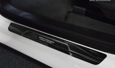 захисні накладки на пороги Volkswagen Touareg III (Carbon) фото