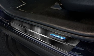 защитные накладки на пороги Toyota Rav IV черные с надписью Hybrid фото