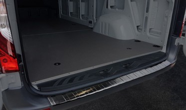 захисна накладка із загином на край бампера Mercedes Sprinter III чорна фото