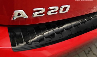 захисна накладка із загином на край бампера Mercedes A W177 чорна фото