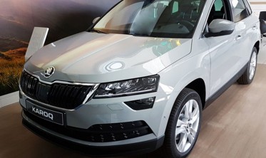 захисна накладка із загином на край бампера Skoda Karoq чорна фото