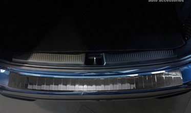 захисна накладка на бампер Mercedes W247 B klasa Carbon фото