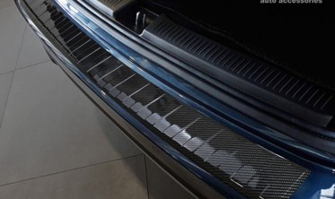 захисна накладка на бампер Mercedes W247 B klasa Carbon фото