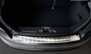 защитная накладка на бампер с загибом Ford Fiesta Mk8 (нержавеющая сталь) фото