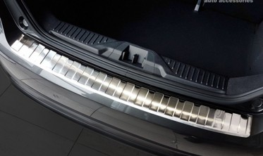 защитная накладка на бампер с загибом Ford Fiesta Mk8 (нержавеющая сталь) фото
