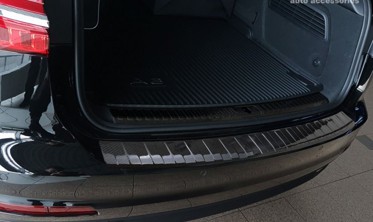 Защитная накладка на бампер AUDI A6 C8 (Kombi) Carbon фото