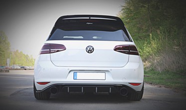 Центральная задняя накладка бампера Volkswagen Golf 7 GTI Clubsport  фото