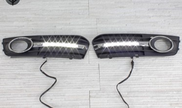 рамки противотуманок с LED огнями Audi A4 B8 фото