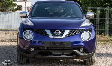 хром накладки вокруг передних фар Nissan Juke фото