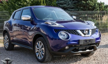 хром накладки вокруг передних фар Nissan Juke фото