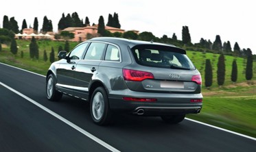 Килимок у багажник Audi Q7 фото