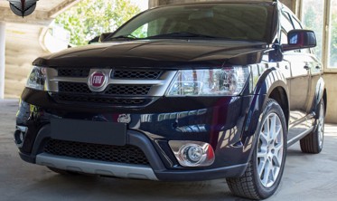 хром накладки противотуманок передних Dodge Journey фото