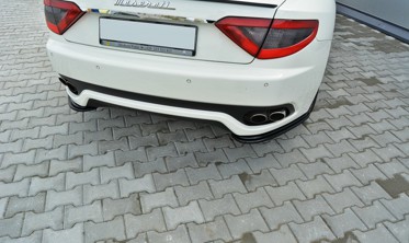 Бічні накладки на задній бампер Maserati Granturismo фото