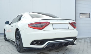Центральний дифузор заднього бампера Maserati Granturismo фото