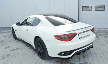 Центральний дифузор заднього бампера Maserati Granturismo фото