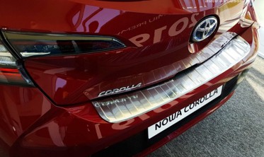 захисна накладка на бампер Toyota Corolla XII Hatchback фото