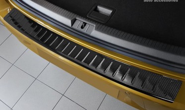 защитная накладка на бампер Volkswagen Golf VII Hatchback (Carbon) фото
