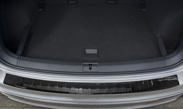 Защитная накладка заднего бампера VW Tiguan 2 / Tiguan 2 Allspace (Carbon) фото