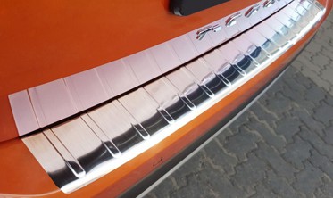 захисна накладка на бампер VOLKSWAGEN T-Cross фото