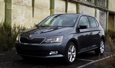 захисна накладка на бампер із загином Skoda Fabia 3 Kombi чорна сталь фото