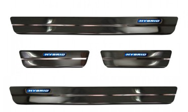 защитные накладки на пороги Toyota Corolla XII Sedan с надписью Hybrid черные фото