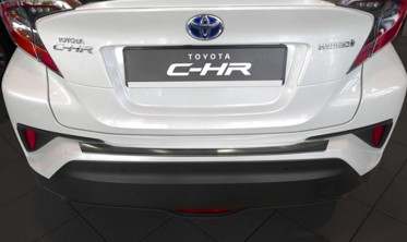 защитная накладка на бампер Toyota C-HR черная фото