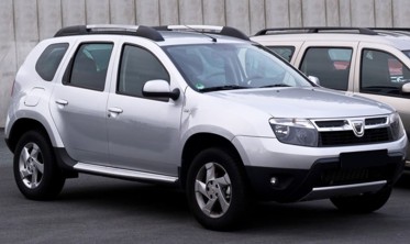 защитная накладка на бампер Dacia Duster черная фото