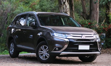 Накладки на порожки в салон Mitsubishi Outlander III фото