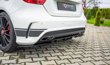 Центральний спойлер заднего бампера Mercedes A45 AMG W176 с вертикальными выступами фото