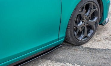 Накладки боковые Volvo V40 для версии R-design фото