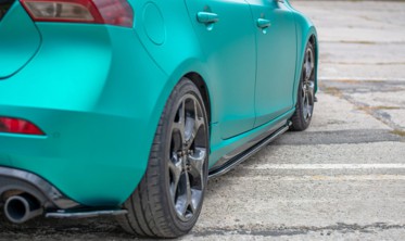 Накладки боковые Volvo V40 для версии R-design фото