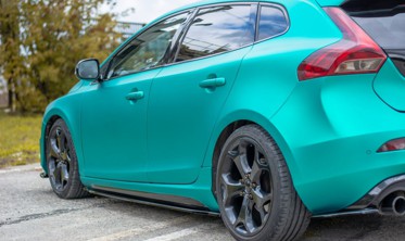 Накладки боковые Volvo V40 для версии R-design фото