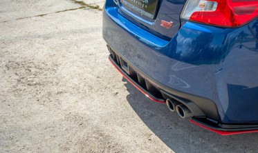 Центральний дифузор заднього бампера Subaru WRX STI фото