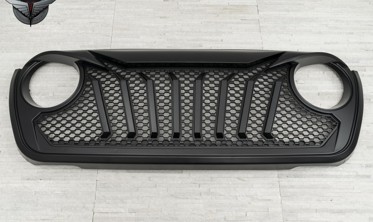 Тюнинговая решетка радиатора Jeep Wrangler JL INFERNO фото