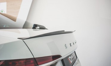 Спойлер (накладка) на крышку багажника Skoda Superb Mk3 фото