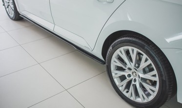 Боковые накладки под пороги Skoda Superb Mk3 рестайл фото