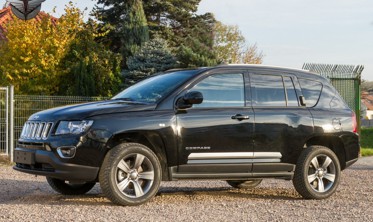 Килимок у багажник Jeep Compass фото