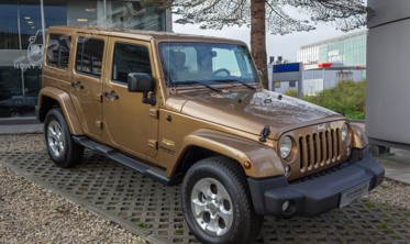 Коврик в багажник Jeep Wrangler JK версия с сабвуфером (4 двери) фото