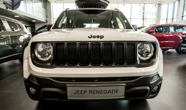 Тюнінгова решітка радіатора Jeep Renegade чорні фото