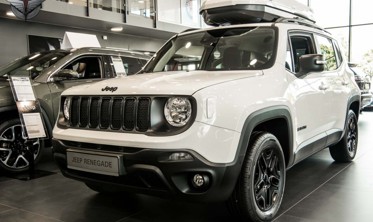 Тюнінгова решітка радіатора Jeep Renegade чорні фото