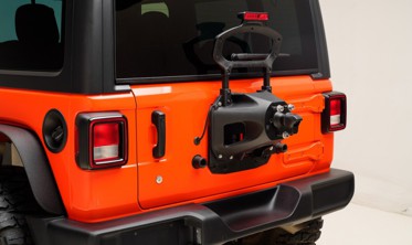 Крепление под запаску большего диаметра Jeep Wrangler JL фото
