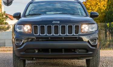 бампер передній Jeep Compass фото