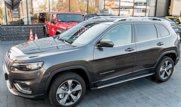 пороги (подножки боковые) Jeep Cherokee KL фото
