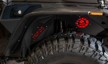 передние вентилируемые внутренние колесные арки Jeep Wrangler JK/JKU с LED подсветкой фото